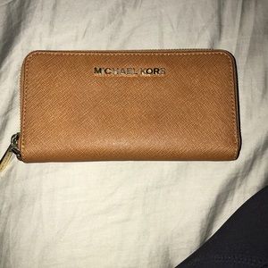 MICHAEL KORS TAN WALLET